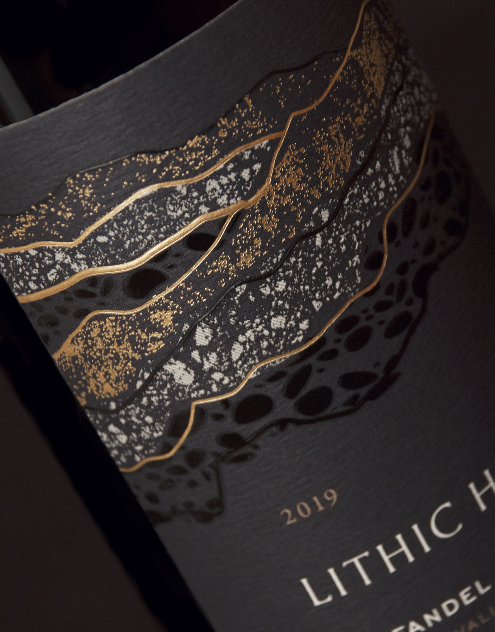 Lithic Hill葡萄酒独特的包装设计(图2)